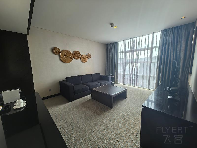 105305bUiVOrs7j7iqAV5O.jpg