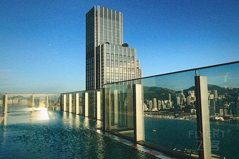 【香港金普顿KIMPTON HK海景套房：“鲶鱼”入局。】