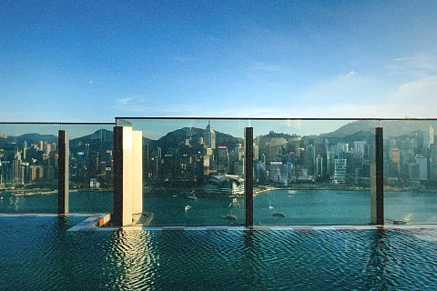 【香港金普顿KIMPTON HK海景套房：“鲶鱼”入局。】