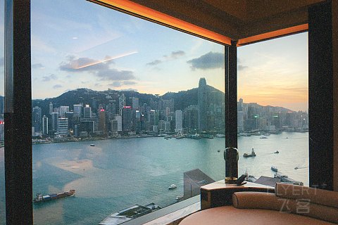 【香港金普顿KIMPTON HK海景套房：“鲶鱼”入局。】