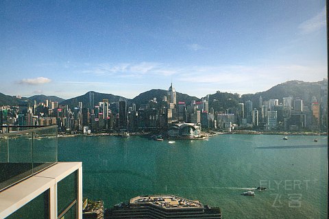 【香港金普顿KIMPTON HK海景套房：“鲶鱼”入局。】