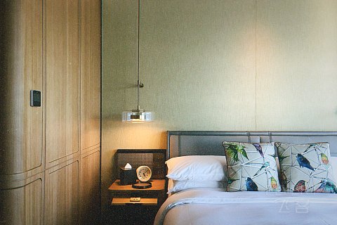 【香港金普顿KIMPTON HK海景套房：“鲶鱼”入局。】