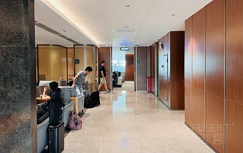 白云里•愉身心|广州白云机场T1航站楼国际头等舱休息室（Premium Lounge）体验