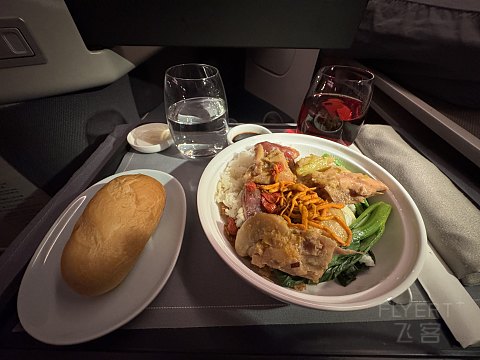 国泰航空：HKG - SYD 商务舱 快快快，吃完好睡觉