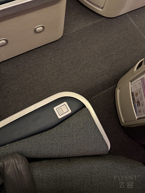 国泰航空：HKG - SYD 商务舱 快快快，吃完好睡觉