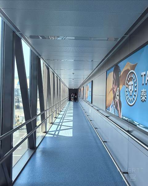 携伴政策严格0206险翻车，青岛胶东国际机场环亚V1报告