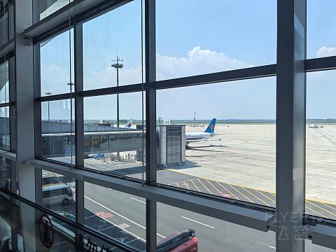 携伴政策严格0206险翻车，青岛胶东国际机场环亚V1报告