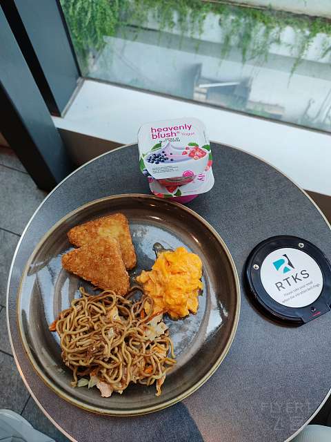 #踏秋而行#CZ388南航雅加达-广州非麸质餐食体验