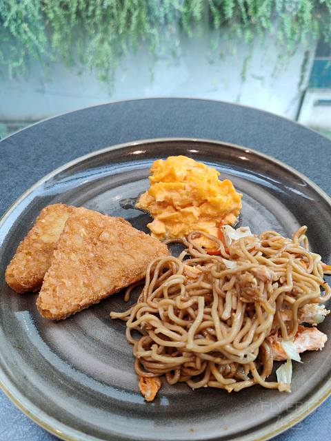 #踏秋而行#CZ388南航雅加达-广州非麸质餐食体验