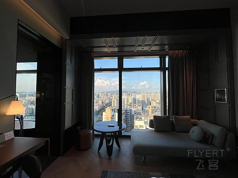 没有咖啡的日子｜深圳前海华侨城艾美酒店行政角房