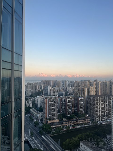 没有咖啡的日子｜深圳前海华侨城艾美酒店行政角房