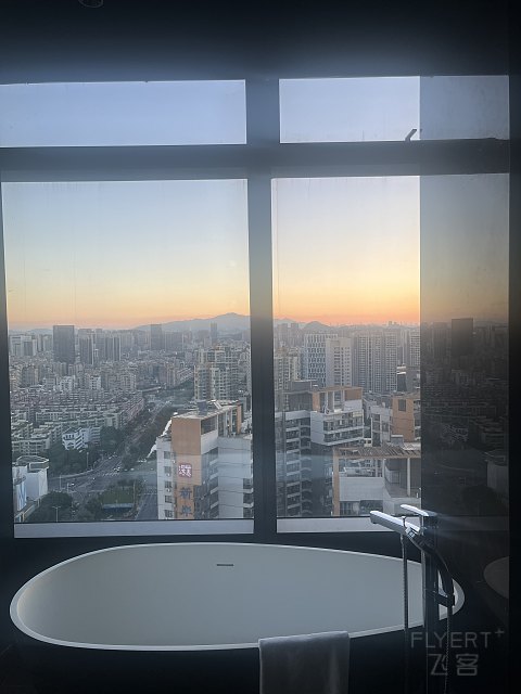 没有咖啡的日子｜深圳前海华侨城艾美酒店行政角房