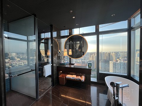 没有咖啡的日子｜深圳前海华侨城艾美酒店行政角房