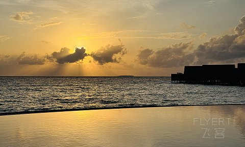 果冻海•耀珍珠|马尔代夫米莱度岛度假酒店(Milaidhoo Maldives)泳池水屋及沙屋全体验