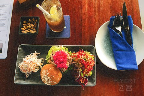 【富国岛Movenpick（公寓及别墅）：大超预期】
