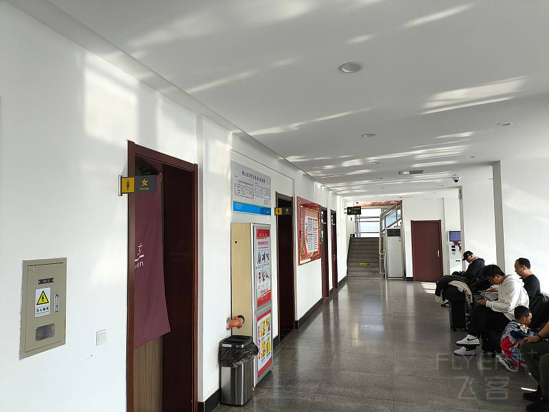 130939urxi611CDQdUerMV.jpg