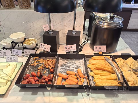 东北追秋大环线！Day1⃣：开局即巅峰！早餐硬核的锡林浩特杭盖路亚朵酒店 套房体验