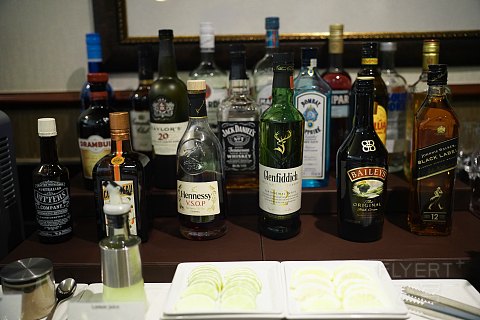 Fly Better—香港/曼谷阿联酋航空A388商务舱飞行体验
