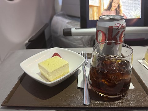 [夏威夷美人携手阿拉斯加老头从西雅图飞向东京]-HA823阿拉斯加航空跨洋洲际公务舱首发