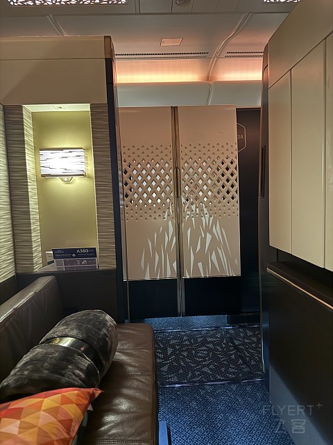 嚇, 搭頭等公寓被這樣搞! 阿提哈德航空 EY499 SIN-AUH First Apartment 飛行報告
