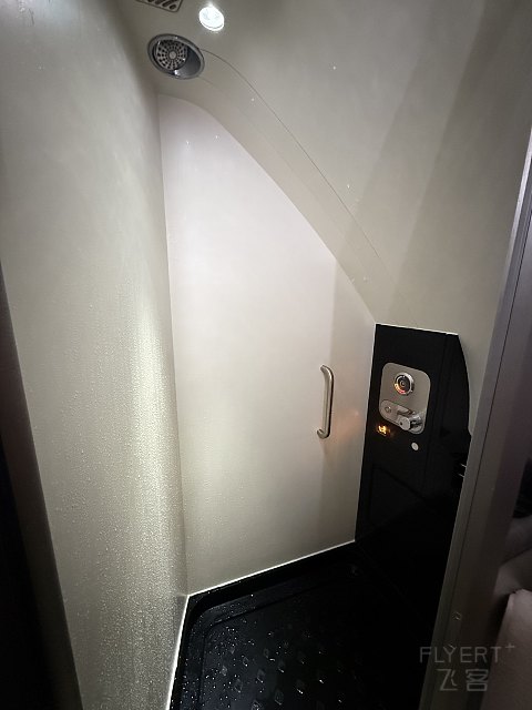 嚇, 搭頭等公寓被這樣搞! 阿提哈德航空 EY499 SIN-AUH First Apartment 飛行報告