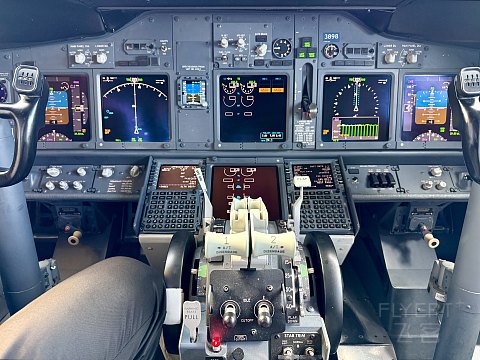 机场堵飞机｜达美航空DL2339 LGA-MIA B737-900ER头等舱体验