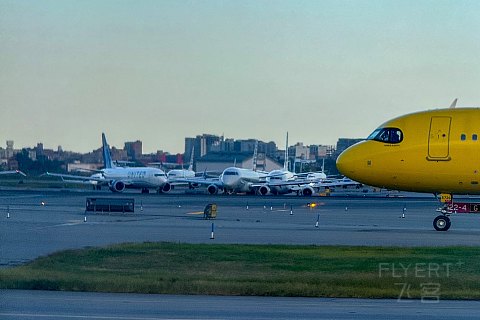 机场堵飞机｜达美航空DL2339 LGA-MIA B737-900ER头等舱体验