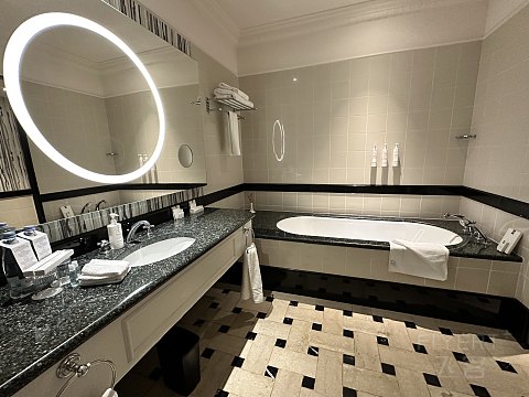 时光交织处的诗意栖居：第比利斯万豪酒店入住报告