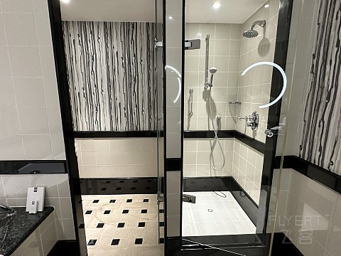 时光交织处的诗意栖居：第比利斯万豪酒店入住报告