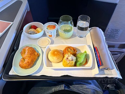 云端初遇国泰：上海浦东-越南胡志明市，国泰航空商务舱体验（CX361/CX769）