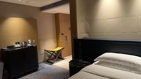济南希尔顿豪华大床房简单入住体验