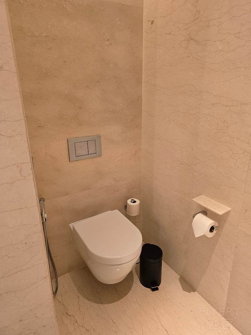 080114NLRt7oouHcEH1hRC.jpg