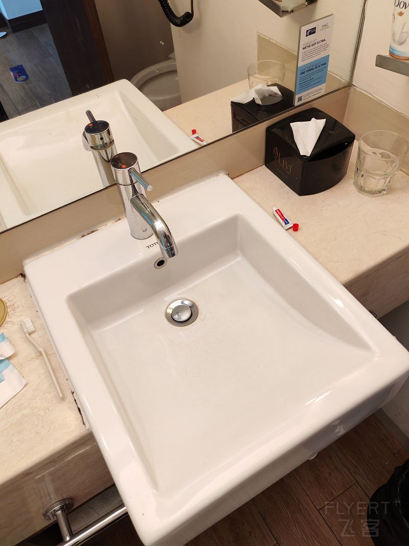 0954219F3UW75MtlV8YTf8.jpg