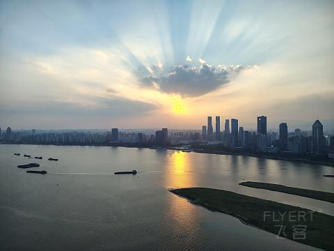 滕王阁之巅，千里之外‖滕王阁万寿宫麗枫酒店