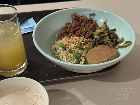 国庆第三天｜日本航空777商务舱（头等舱座位）深度体验测评