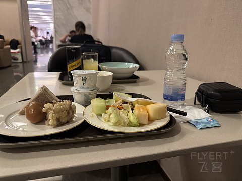 国庆第三天｜日本航空777商务舱（头等舱座位）深度体验测评