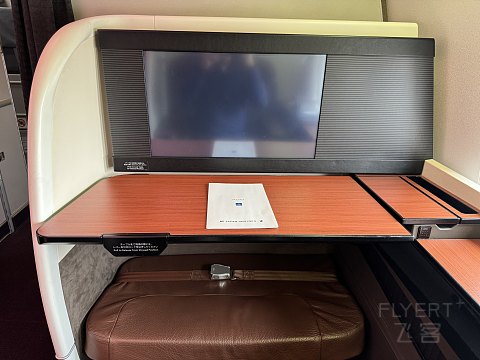国庆第三天｜日本航空777商务舱（头等舱座位）深度体验测评