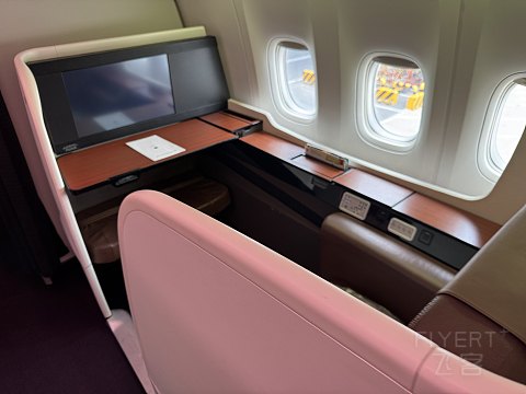 国庆第三天｜日本航空777商务舱（头等舱座位）深度体验测评