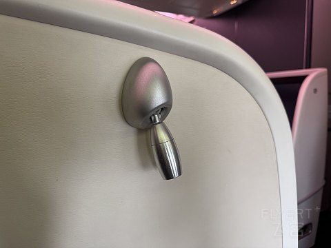 国庆第三天｜日本航空777商务舱（头等舱座位）深度体验测评