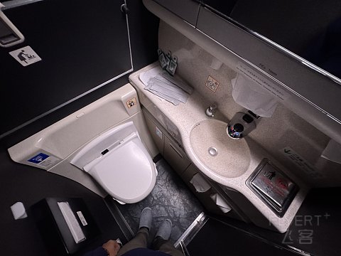 国庆第三天｜日本航空777商务舱（头等舱座位）深度体验测评