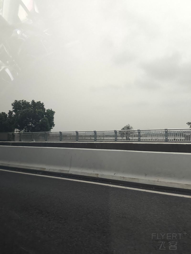 2116550XuV7gYfYJqzAm7E.jpg