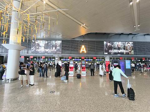 上海奶航，吉祥梦想。-吉祥航空 HO1885 SHA-SZX 波音787-9 经济舱