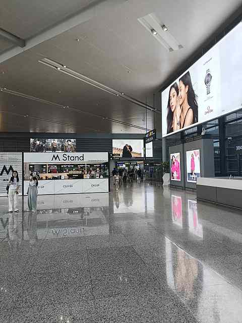 上海奶航，吉祥梦想。-吉祥航空 HO1885 SHA-SZX 波音787-9 经济舱