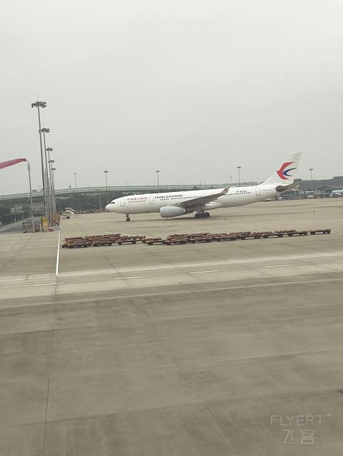 上海奶航，吉祥梦想。-吉祥航空 HO1885 SHA-SZX 波音787-9 经济舱