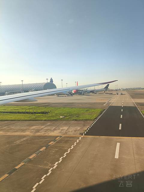 上海奶航，吉祥梦想。-吉祥航空 HO1885 SHA-SZX 波音787-9 经济舱