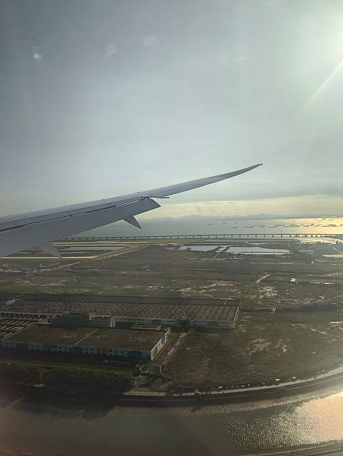 上海奶航，吉祥梦想。-吉祥航空 HO1885 SHA-SZX 波音787-9 经济舱