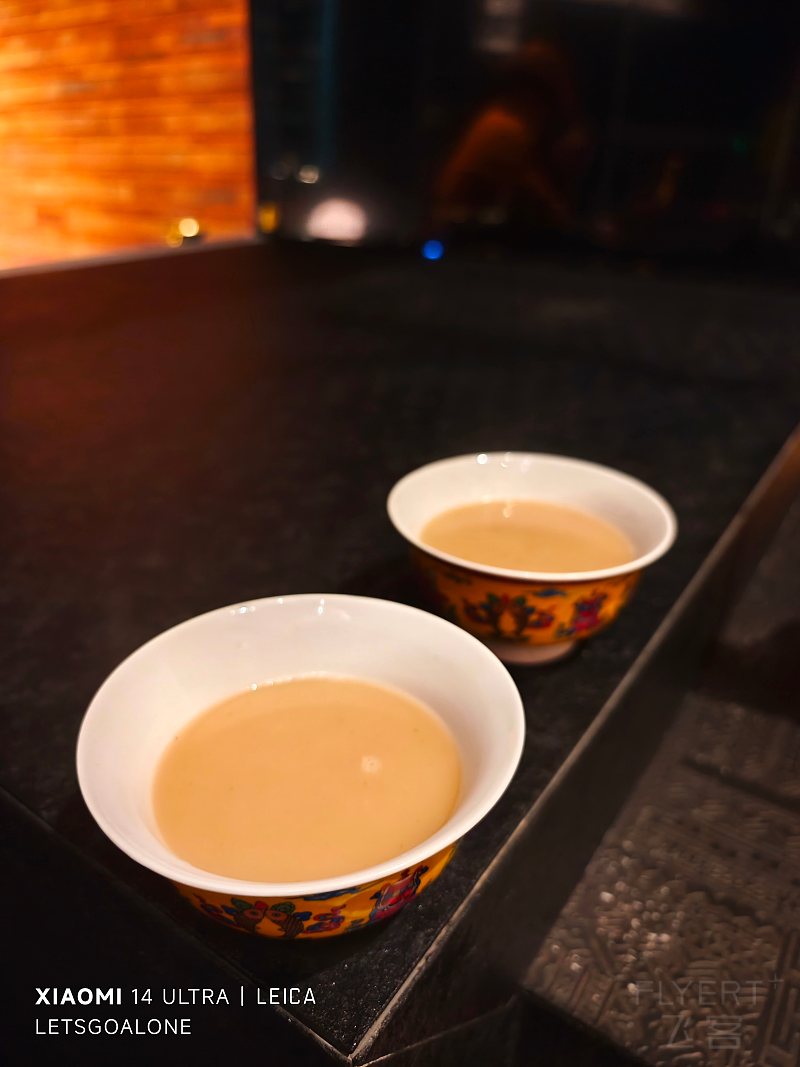 2152180I9jFQgfDAriSNO4.jpg