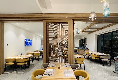 从容自若•理想之地|吉隆坡机场旁雪邦假日酒店(Holiday Inn Sepang)入住体验