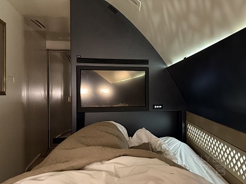 王者降臨, 空中官邸 - 阿提哈德航空 EY31 AUH-CDG The Residence 飛行體驗