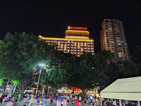 蓝蓝的天空，有时青青的湖水‖广西梧州维纳斯国际酒店